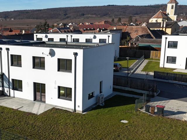 Einziehen und wohlfühlen: modernes Einfamilienhaus mit schönem Weitblick in Obermarkersdorf