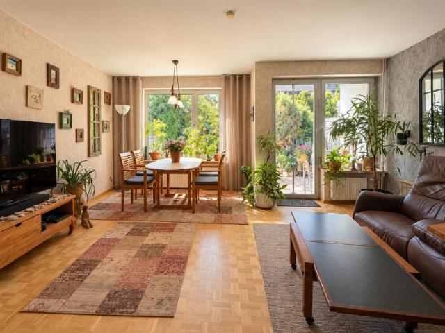Einziehen und wohlfühlen: Modernisiertes Reihenhaus in Buckow