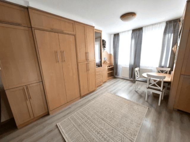 Einziehen und Wohlfühlen | Vollmöblierte 37qm2 + Tiefgaragenplatz