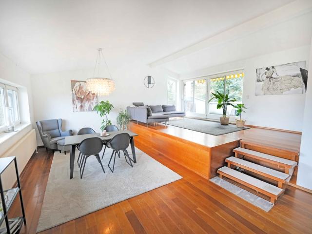 Einzigartige 3 Zimmer Wohnung mit Dachterrasse und Blick über die Stadt