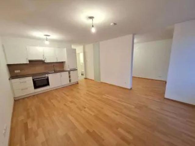 Einzigartige 2 Zimmer Wohnung mit sehr schöner Loggia!
