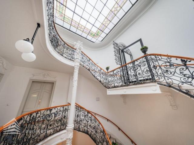 Einzigartige 7 Zimmer Wohnung mit Terrasse in bester Lage, Erstbezug