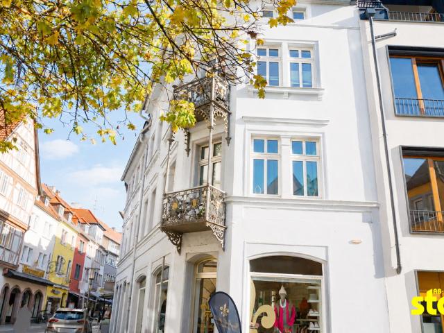 EINZIGARTIGE ALTBAUWOHNUNG INMITTEN DER FUßGÄNGERZONE VON ASCHAFFENBURG! MIT EINBAUKÜCHE!