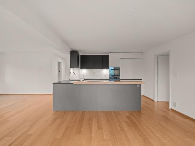 Einzigartige Gelegenheit geräumige Wohnung in einer ruhigen Umgebung mit Seeblick