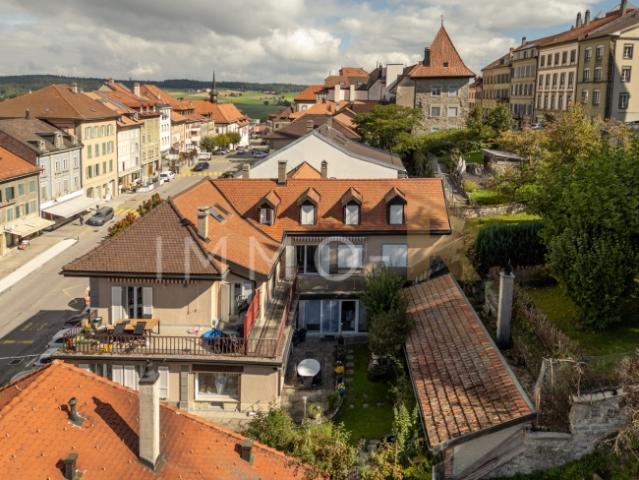 Einzigartige Gelegenheit im Herzen von Romont Gemischte Möbel zu verkaufen