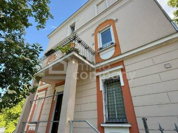 Einzigartige Gelegenheit: Wohnen in einer Stadtvilla im Herzen von Wels