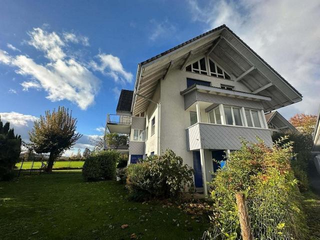 Einzigartige Dachstockwohnung mit Blick ins Grüne