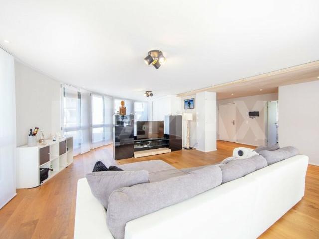 Einzigartige, lichtdurchflutete 3.5 Zi. Wohnung mit Terrasse und Bergpanorama, 6440 Brunnen SZ