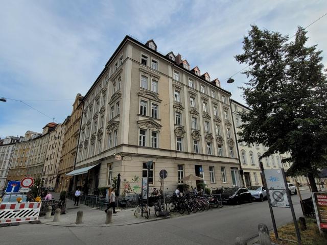Reserviert Über den Dächern Haidhausens: Dachgeschosswohnung mit Galerie, Loft & Dachterrasse