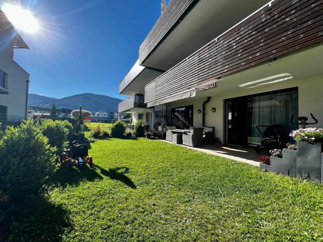 EINZIGARTIGE RAUMAUFTEILUNG MIT SONNIGEM GARTEN UND TERRASSE!