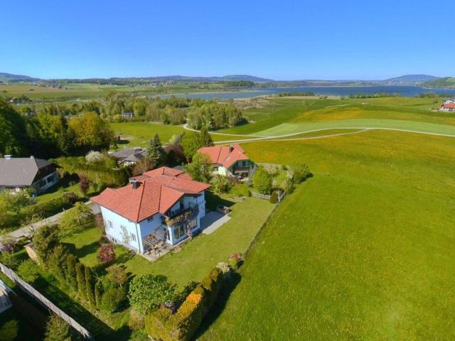 Den SEE im BLICK: Einzigartige Wohlfühloase mit Sauna und Weitblick Wallersee