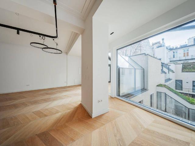 Einzigartiger Altbaucharme – Ihr neues Zuhause wartet!