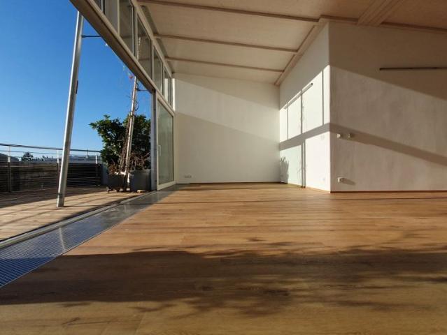 Rarität: Einzigartiger Architekten Dachausbau mit Parkblick