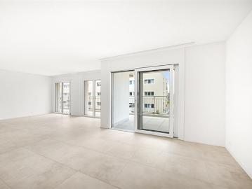 Einzigartiger und heller 5,5 Zimmer Erstbesitzer, geräumige Terrasse und moderner Komfort
