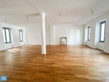 Einzigartiges Atelier Loft mit Industriecharme: Freiraum für Ihre Visionen in Wien Neubau!