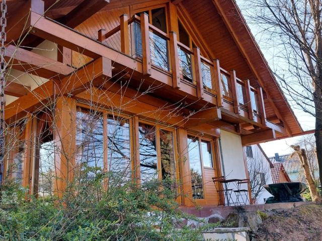 Einzigartiges Holzhaus im Grünen in Randlage und doch zentral