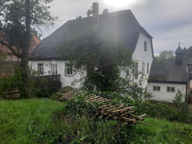 Einzigartiges Juwel* Stilvolles Pfarrhaus mit traumhaftem Garten