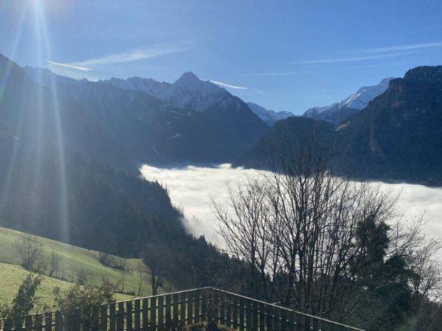 Einzigartiges repräsentatives Traumhaus im Zillertal. Top Qualität, unverbaubare Aussicht, Pool.