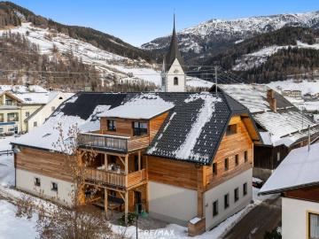 Haus for sale in 9863