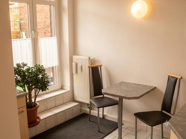 Einzigartiges Wohnen im Hinterhaus – Charmante Maisonette Wohnung mit spektakulärer 50 qm Sonnenterrasse in der Erfurter Altstadt
