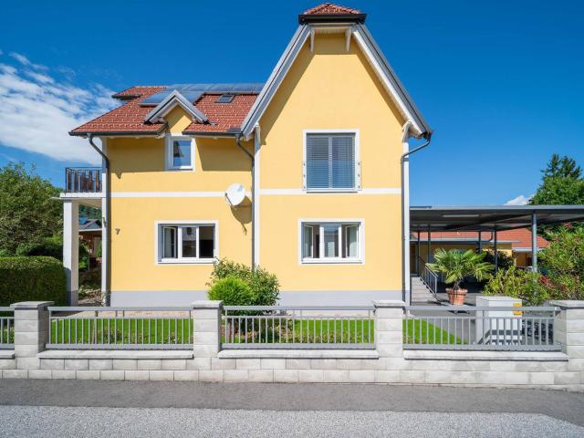 Stilvolles Zweifamilienhaus mit Pool & traumhaftem Garten in Graz Gösting