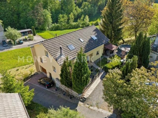 Einzigartiges 7.5 Zimmer Einfamilienhaus mit Wohnqualität & grossem Grundstück