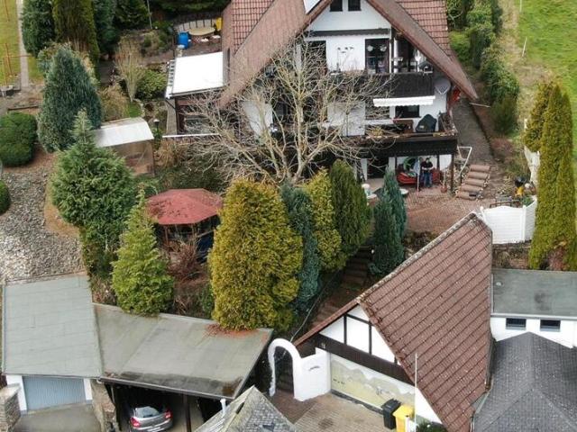 EinZweifamilienhaus