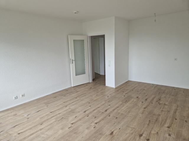Einzug erst nach Renovierung! 2 Zimmer Wohnung in Porz Finkenberg