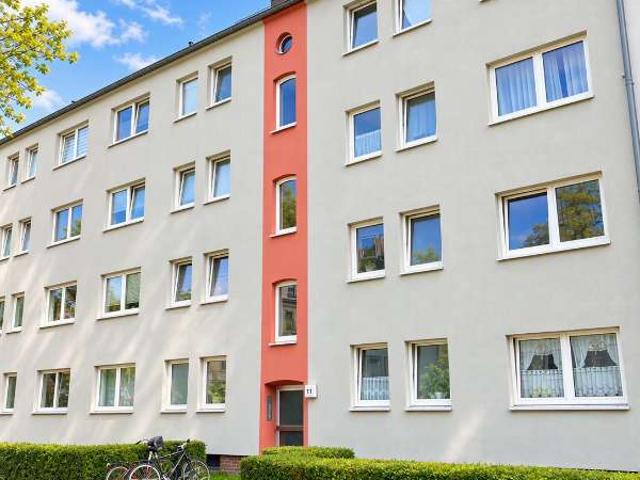 Einzug nach Sanierung 3 Zimmer Wohnung zum 01.12
