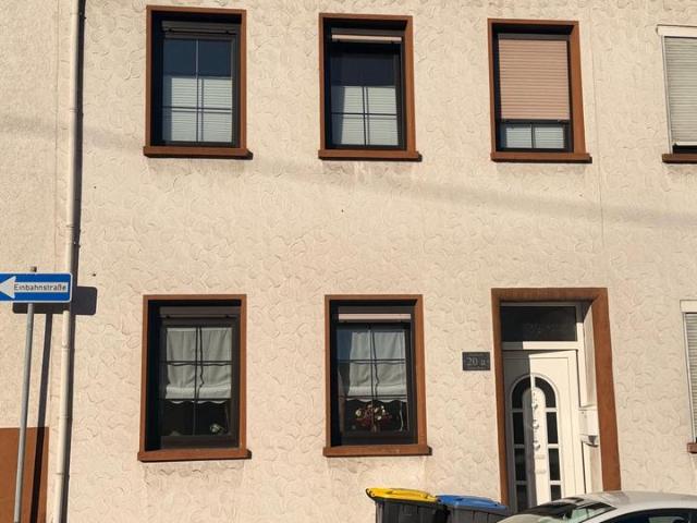 Einzugsfertiges Einfamilienhaus mit großem Garten