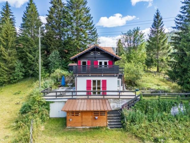 Ein Chalet, in dem Natur, Ruhe und Authentizität aufeinandertreffen