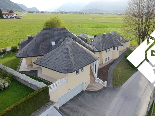 Ein Anwesen, das Maßstäbe setzt Luxusvilla mit Pool zu kaufen!