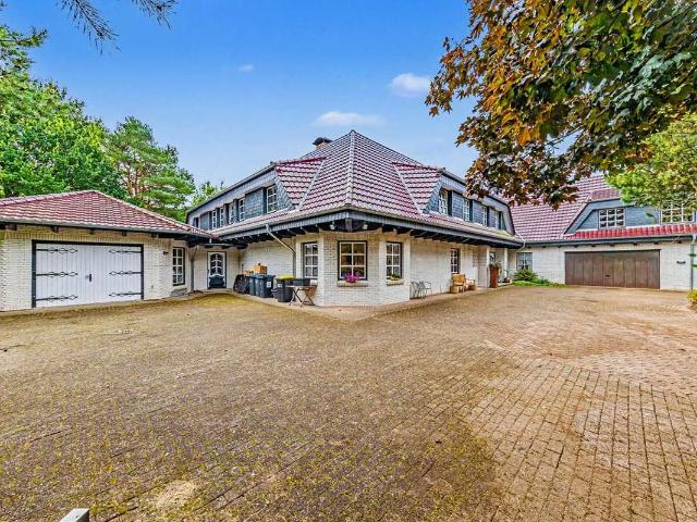 Ein Anwesen der Extraklasse Private Villa, Spa und Gästehaus auf ca. 3.600 m² in Owschlag