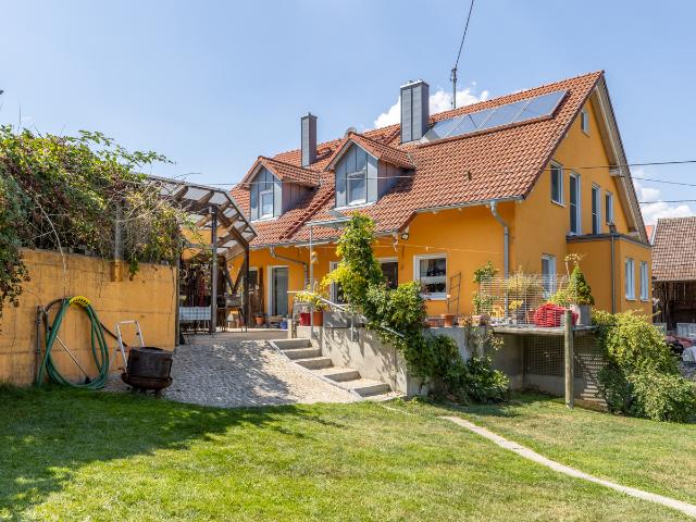 Ein ansprechendes Haus mit viel Grund!