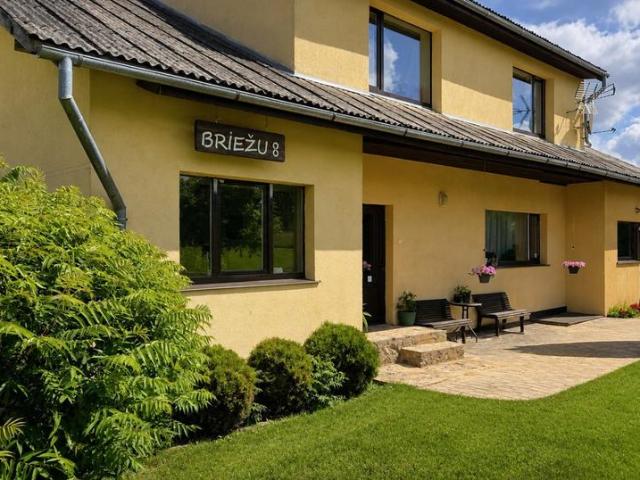 Ein besonderer Ort in Lettland – Haus mit 1 ha Grundstück