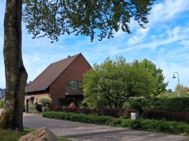 Ein bis Zweifamilienhaus in Moers Utfort