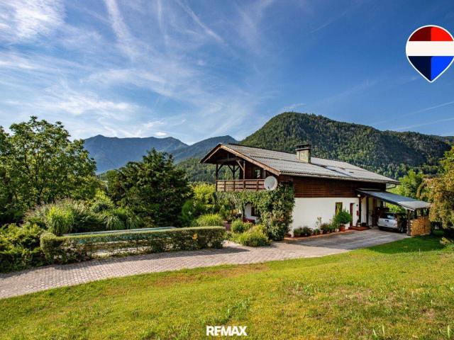 Ein bis Zweifamilienhaus in zentrumsnaher Lage mit beeindruckendem Bergpanorama!