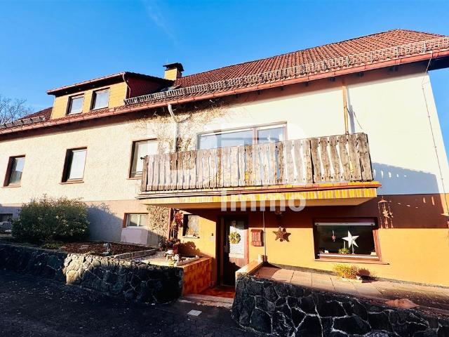 Ein bis Zweifamilienhaus mit Anbauten auf 1.250 m² Traumgrundstück mit Panoramablick