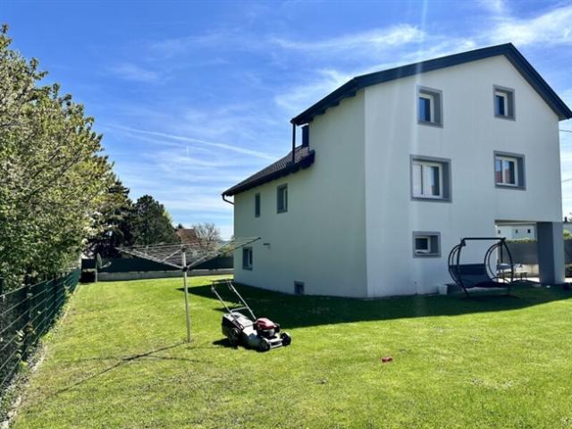 Ein bis Zweifamilienhaus mit großem Garten in exzellenter Lage in Pregarten