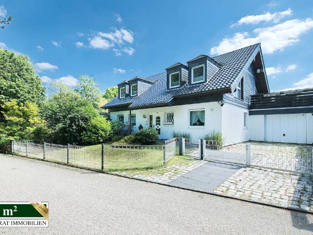 Ein bis Zweifamilienhaus ruhig gelegen in einer Stichstraße oberhalb eines Wald und Wandergebietes