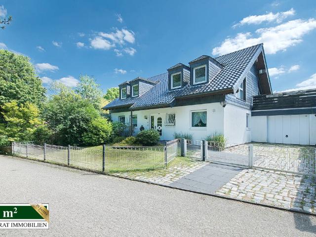Ein bis Zweifamilienhaus ruhig gelegen in einer Stichstraße oberhalb eines Wald und Wandergebietes
