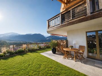 Garten mit Blick auf die Berge – 3.5 Zimmer mit Terrasse und freiem Blick in Cerniat