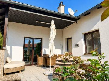 Ein gemütlicher 3 Zi Bungalow mit Keller, großem Garten und U Bahn Nähe!