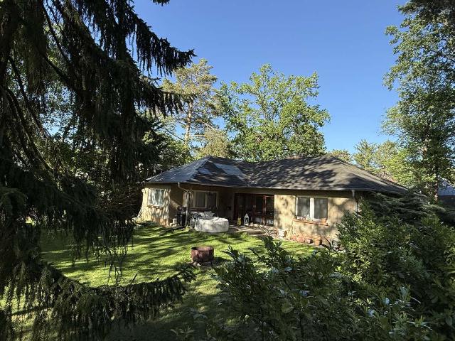Ein gepflegtes Haus im Bungalow Stil
