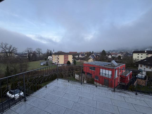 Geräumiges Wohnzimmer und Terrasse – 3 Monate Nettomiete geschenkt