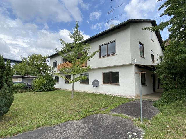 Ein großes Zweifamilienhaus mit viel Potenzial und Ausbaureserve