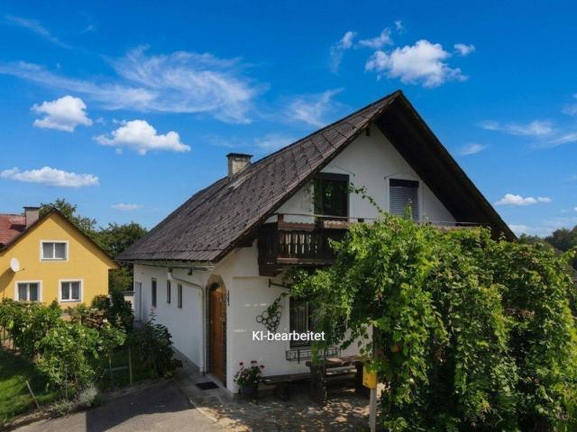 Ein entzückendes Einfamilienhaus mit Flair und einem wunderschönen südlichen Weitblick in Oberlatein 8552 Eibiswald