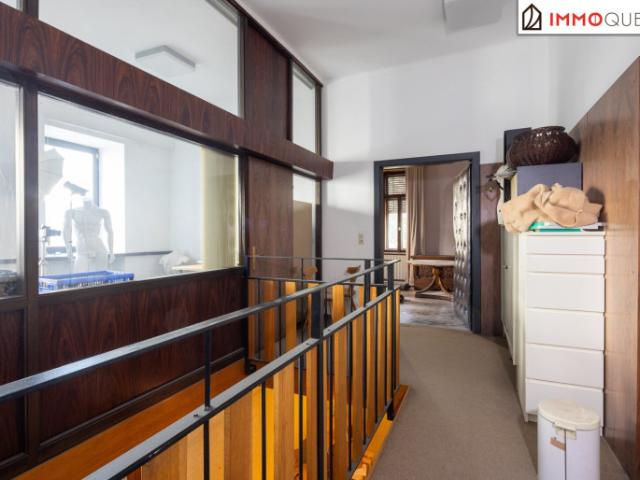 Ein Ensemble mit außergewöhnlicher Präsenz Repräsentatives Herrenhaus mit weitläufigem Grundstück und außergewöhnlichem Entwicklungspotenzial in zentraler Lage von Kirchdorf an der Krems