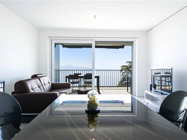Ein echtes kleines Juwel mit 2,5 Pence mit großem Balkon und atemberaubendem Blick auf den See