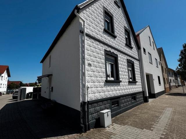 Ein Familien Haus mit Garten